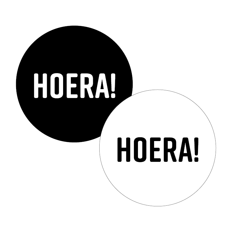 inpakkenisleuk-hoera-2-varianten Kado Stickers | Hoera, Zwart Wit   (10 stuks) - Afbeelding 1
